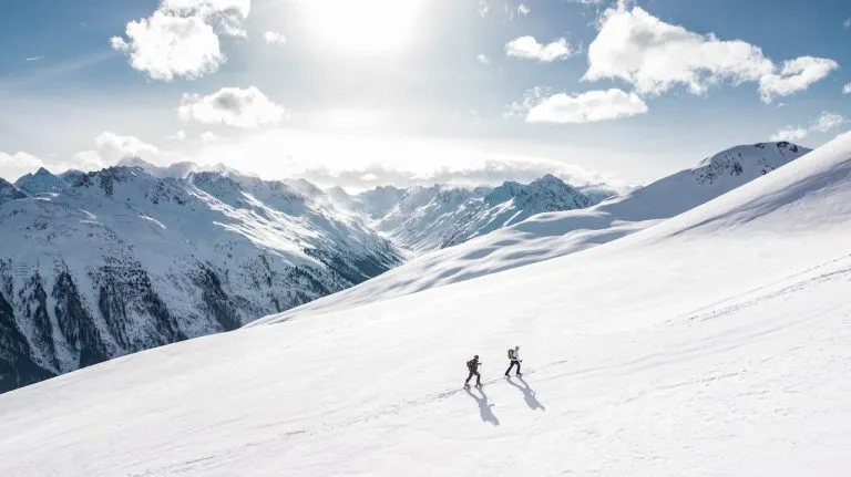 Valle d’Aosta, Valanga in Val Veny: sciatori dispersi