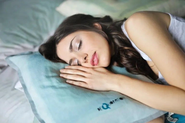 Come dormire bene e svegliarsi riposati: la guida definitiva