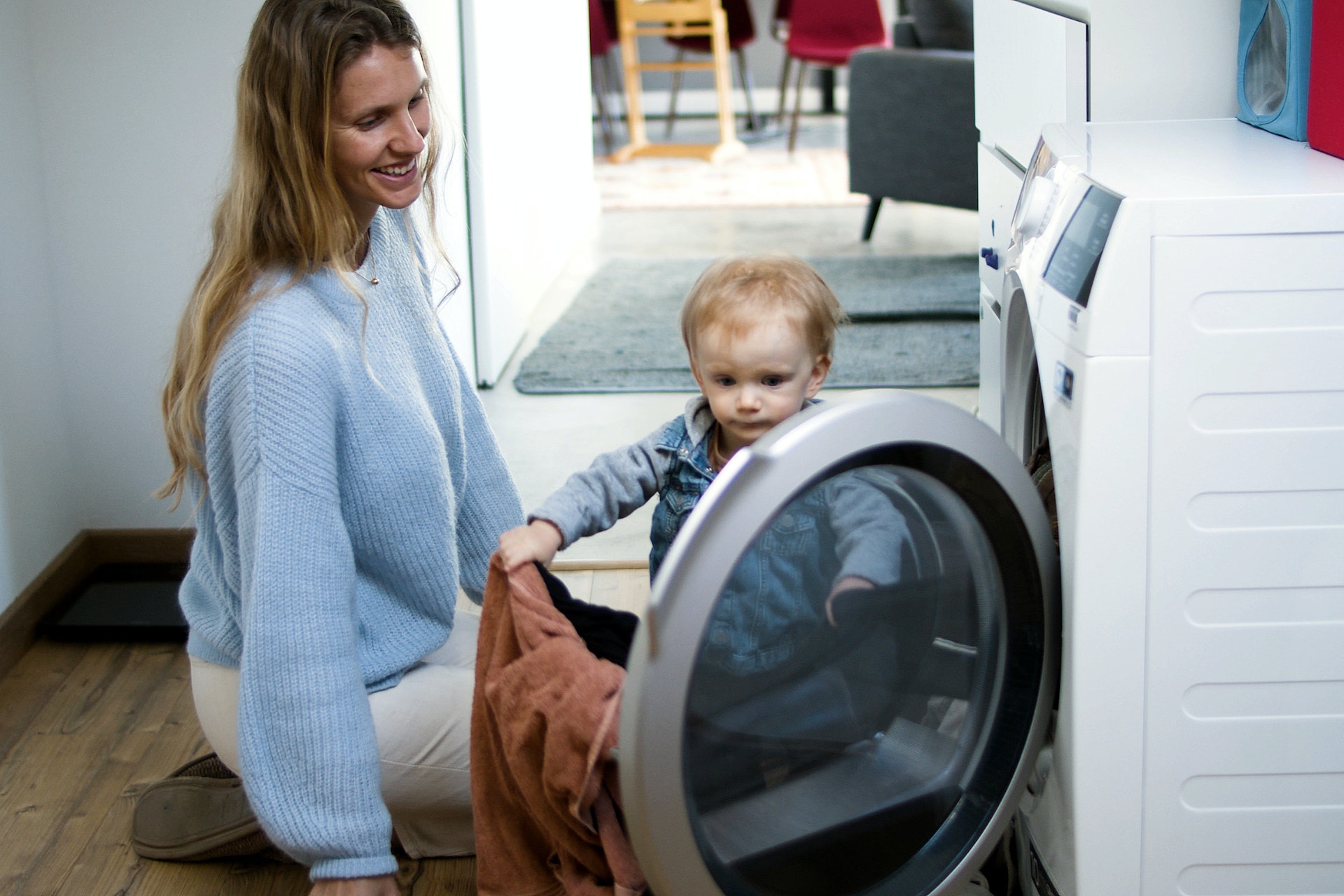 Per ridurre l’impronta di carbonio e tutelare la nostra salute, con pochi semplici ingredienti si possono creare detersivi per lavatrice fatti in casa.