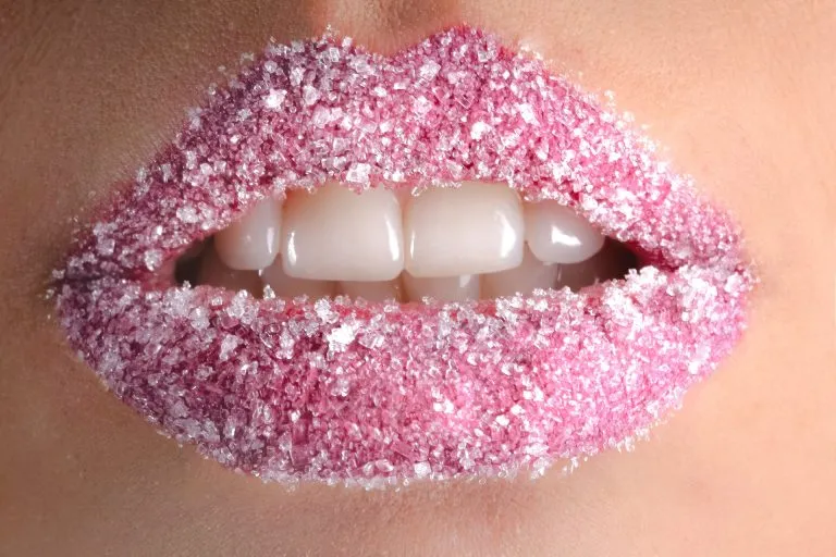 Diamond Lips: il nuovo beauty trend per labbra lucenti