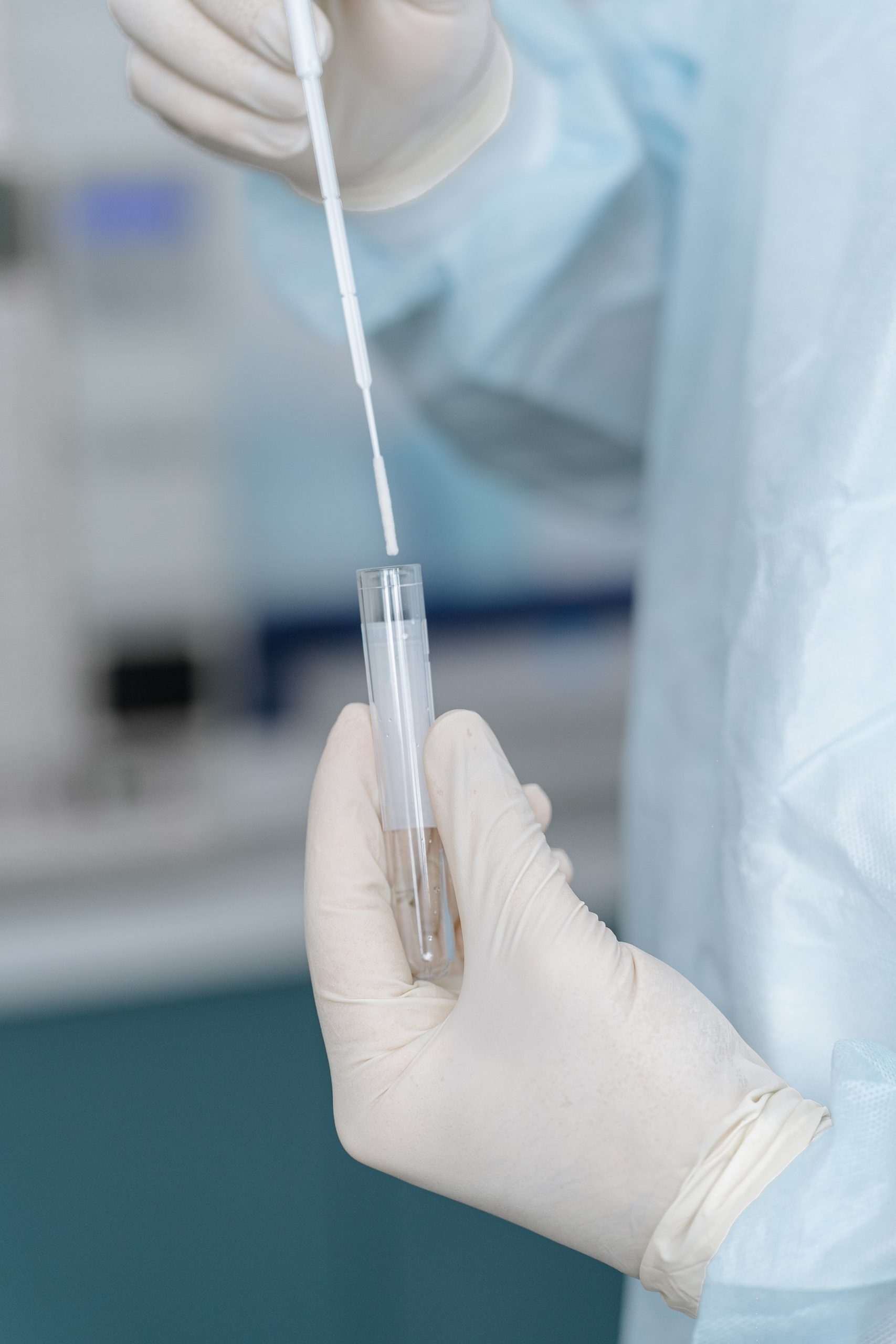 I pediatri lanciano l'allarme: in Italia si registra un aumento di casi di streptococco. I sintomi più comuni e come riconoscerlo.