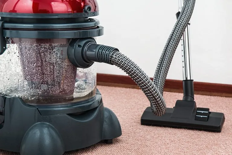 Tineco arriva in Italia con i suoi aspirapolvere, lavapavimenti e lavatappeti