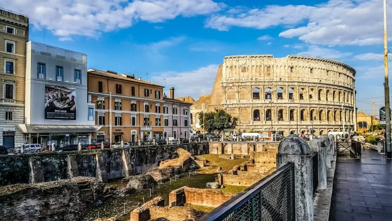 Roma: anziana turista inglese si perde nella folla, salvata dalla polizia