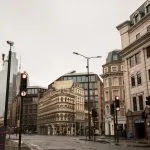 Jared Leto scala senza imbracatura un hotel a cinque stelle di Berlino