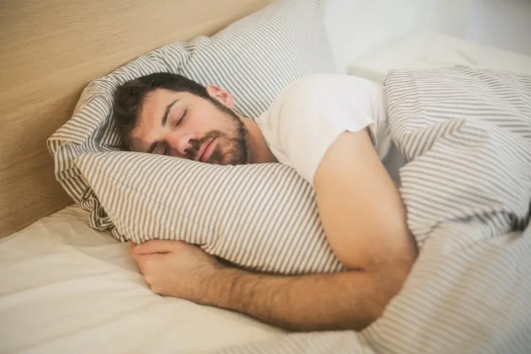 Perché gli anziani dormono sempre? tutte le cause