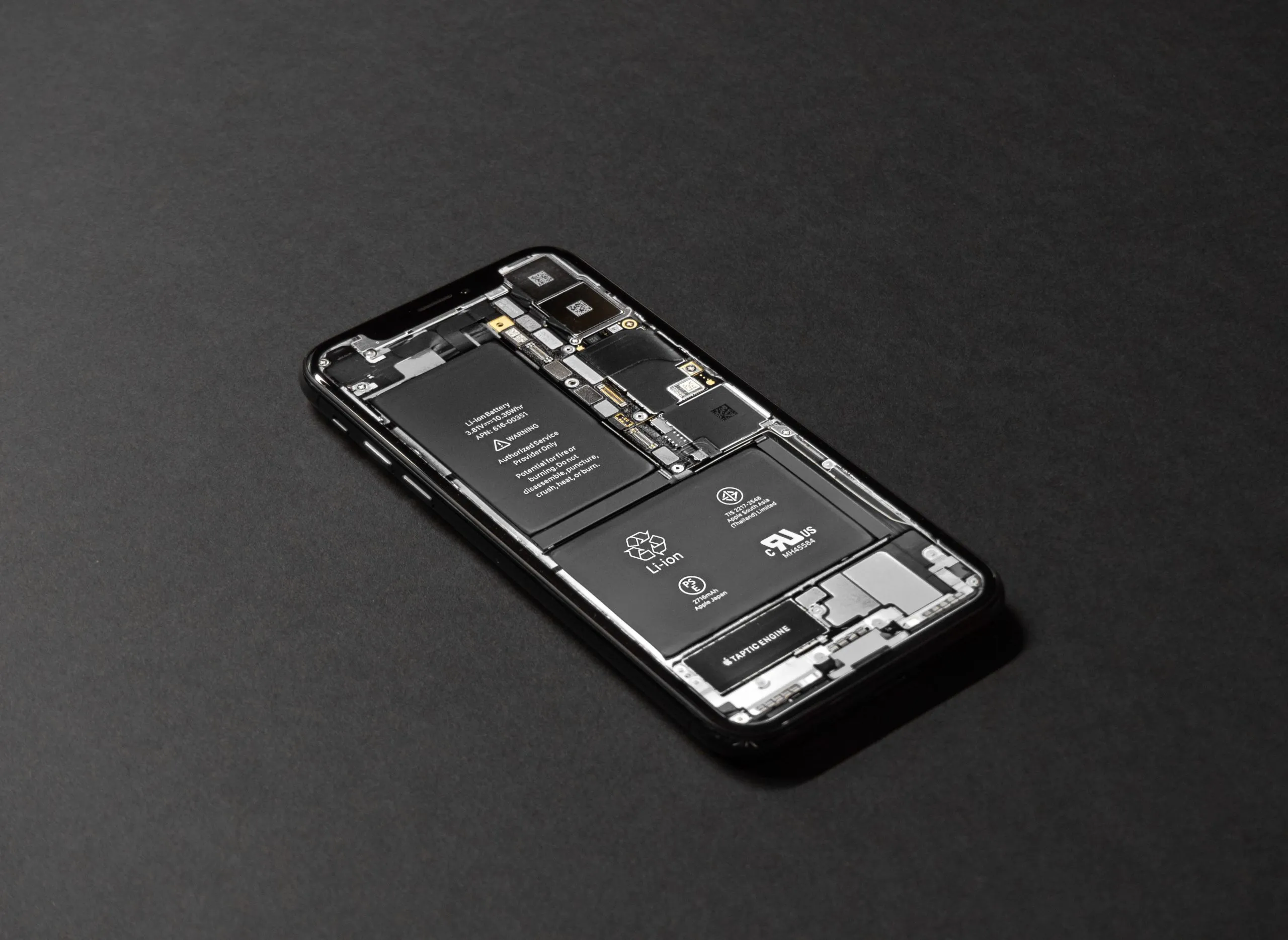 Unione Europea: il via alla legge sulla sostituzione della batteria iPhone