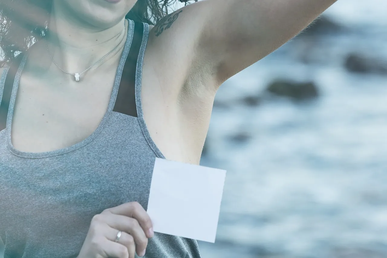 Il deodorante fa male? Tutta la verità + consigli