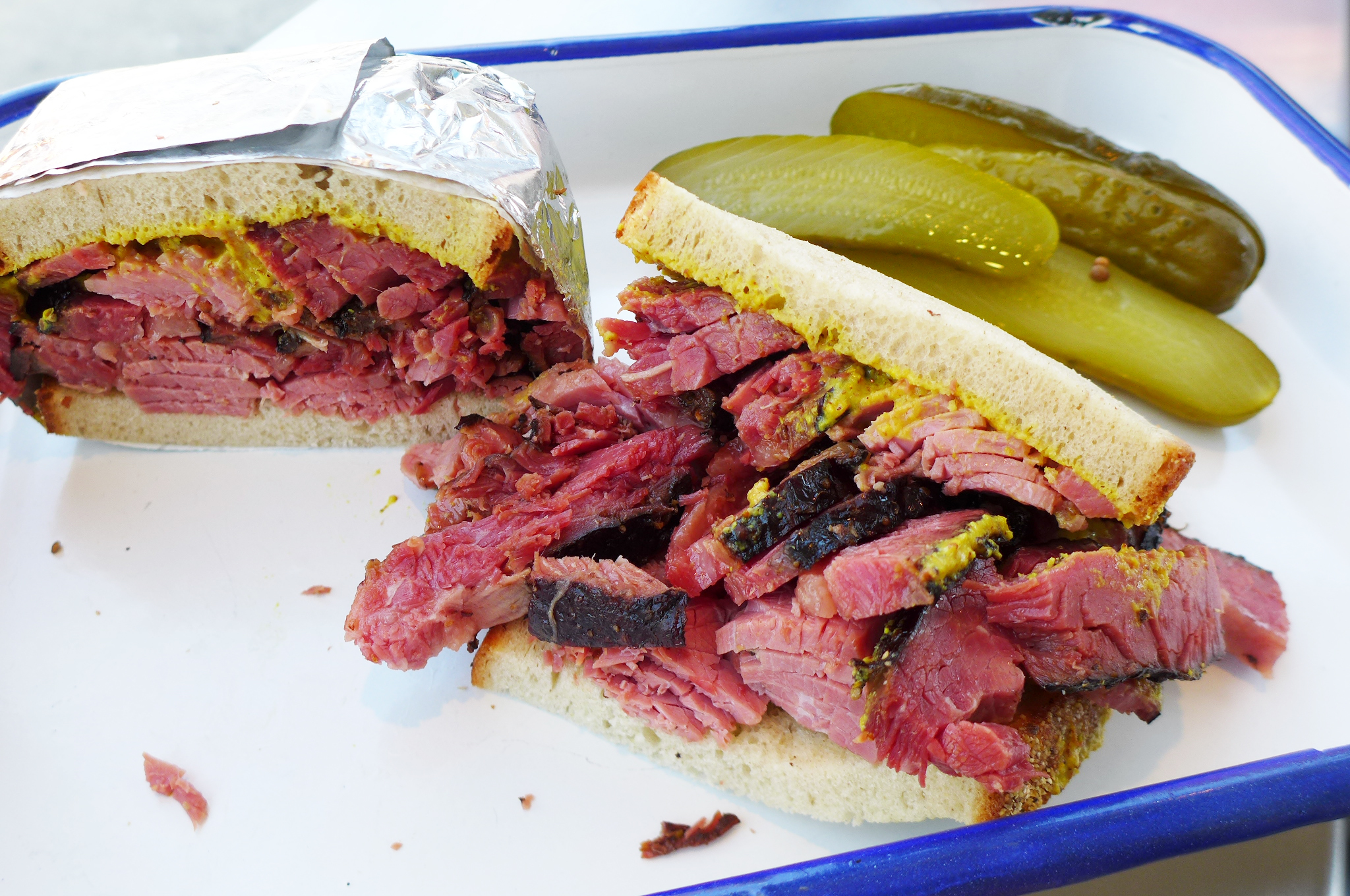 La ricetta del famoso panino col pastrami di New York