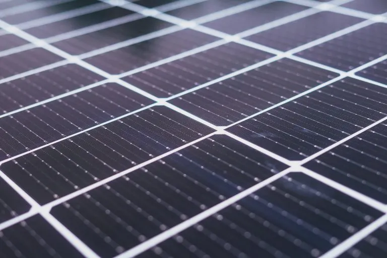 Fotovoltaico da balcone in condominio: perché va preso
