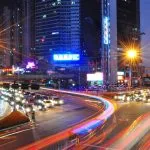 Milionaria in Cina: 16 lavori simultaneamente da 3 anni in smart working