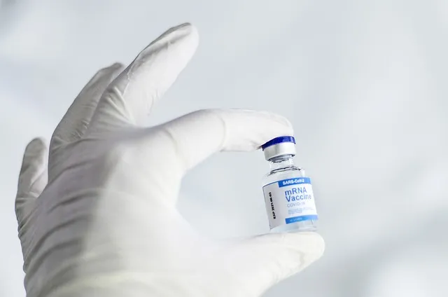 Ema: vaccini e variante Eris