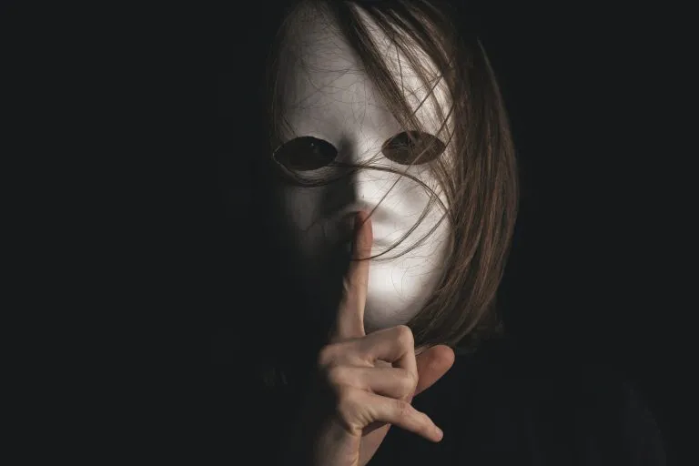 L’influencer Don Alì accusato di estorsione dallo youtuber Social Boom