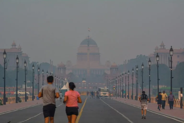 Lo smog a Nuova Delhi: arriva la pioggia artificiale?